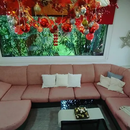 Con Piscina Y Diversion Ria De Vigo 빌라 *