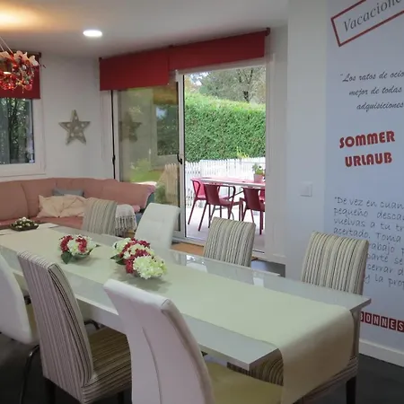 Con Piscina Y Diversion Ria De Vigo 빌라 *